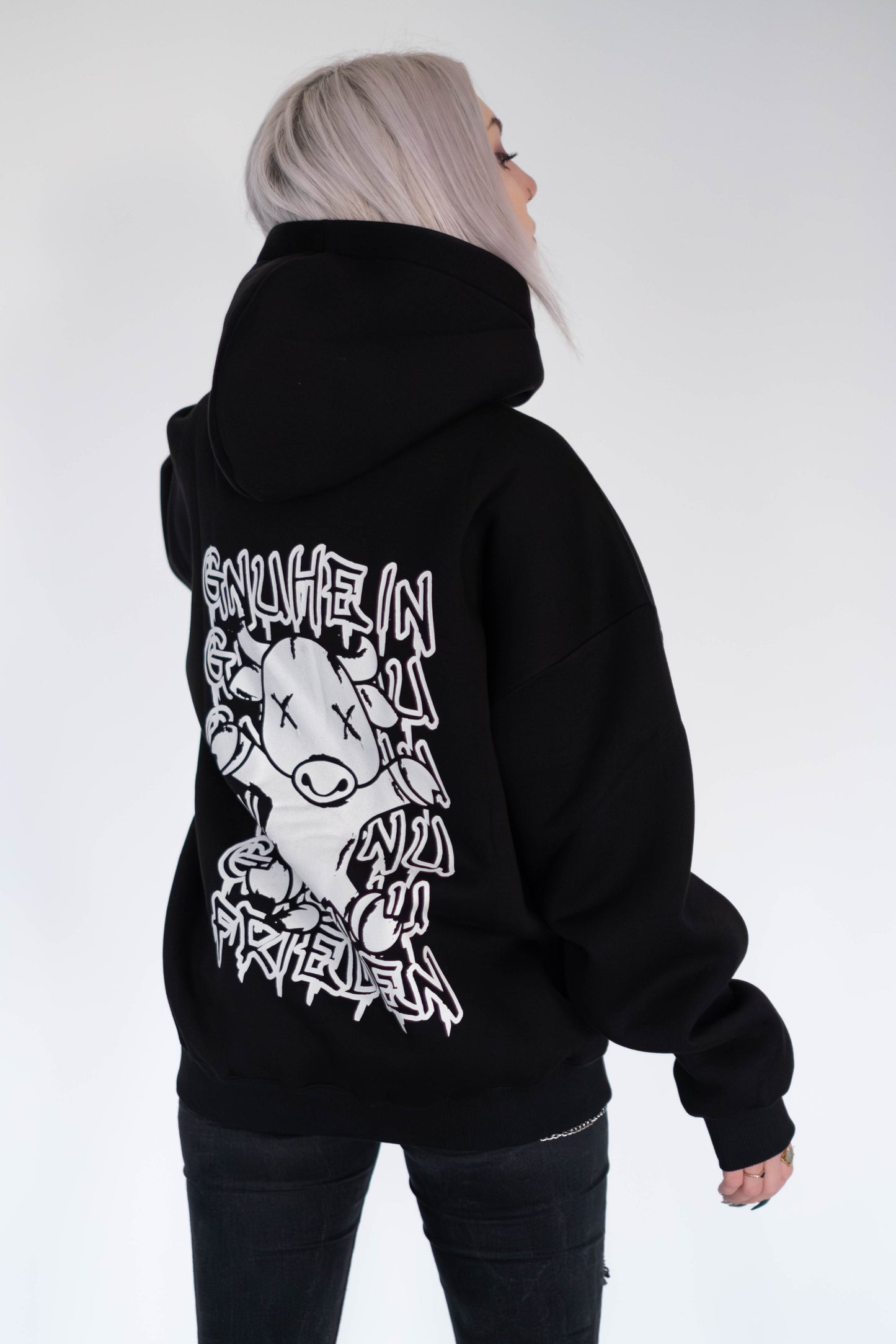 Oversized Hoodie – Gnuhe in Frieden