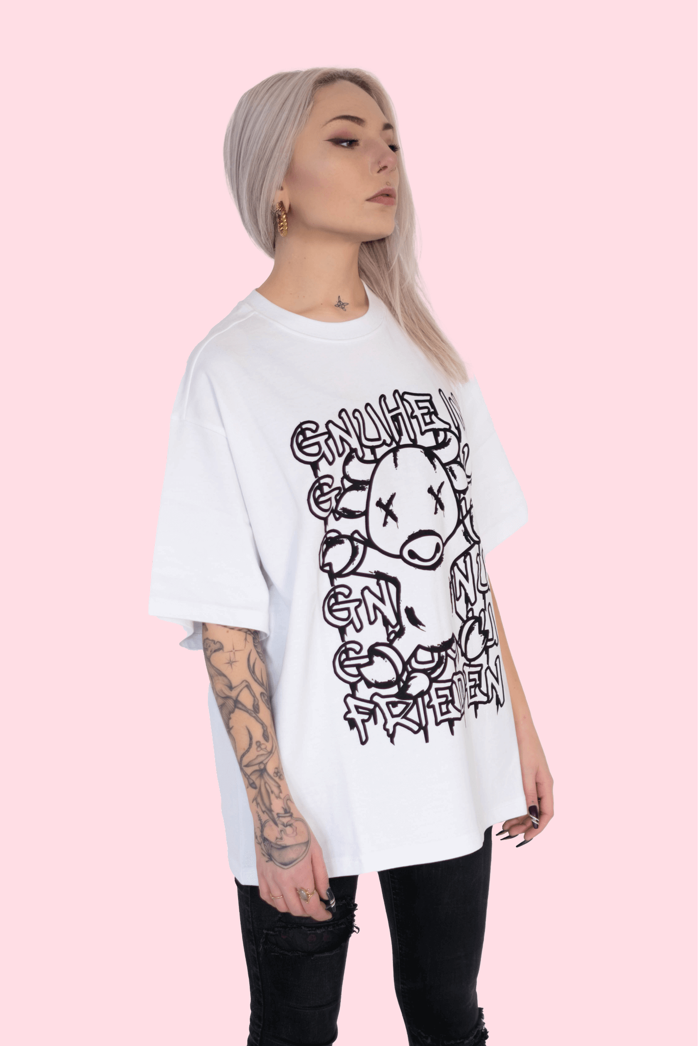 Oversized Tee – Gnuhe in Frieden Weiß