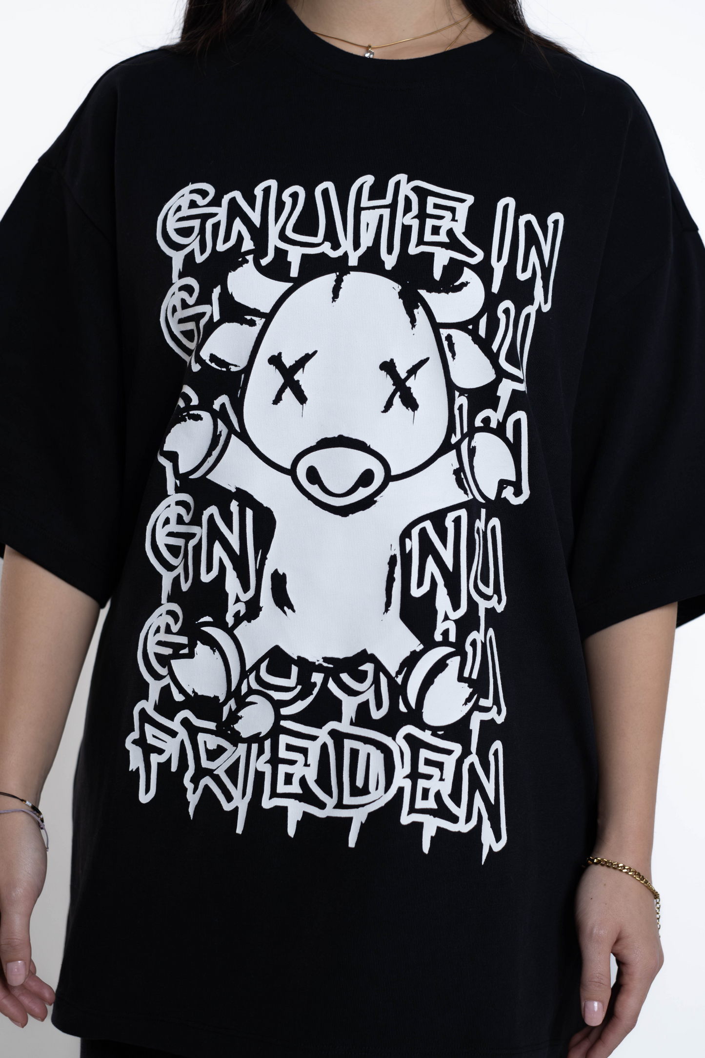 Oversized Tee – Gnuhe in Frieden Schwarz